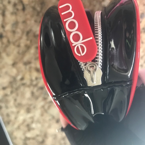 Disney Incredibles 2 Edna Mode Pencil Pouch / Makeup Bag / Case - Picture 4 of 5